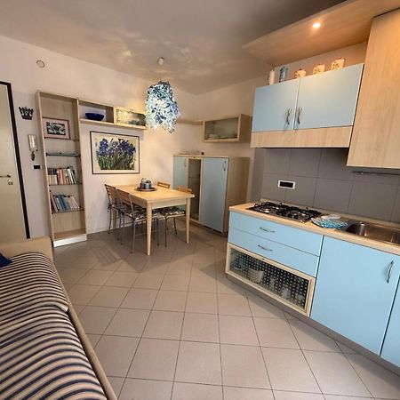 Gracious Apartment Located In The Heart Of Lignano Lignano Sabbiadoro Exterior foto