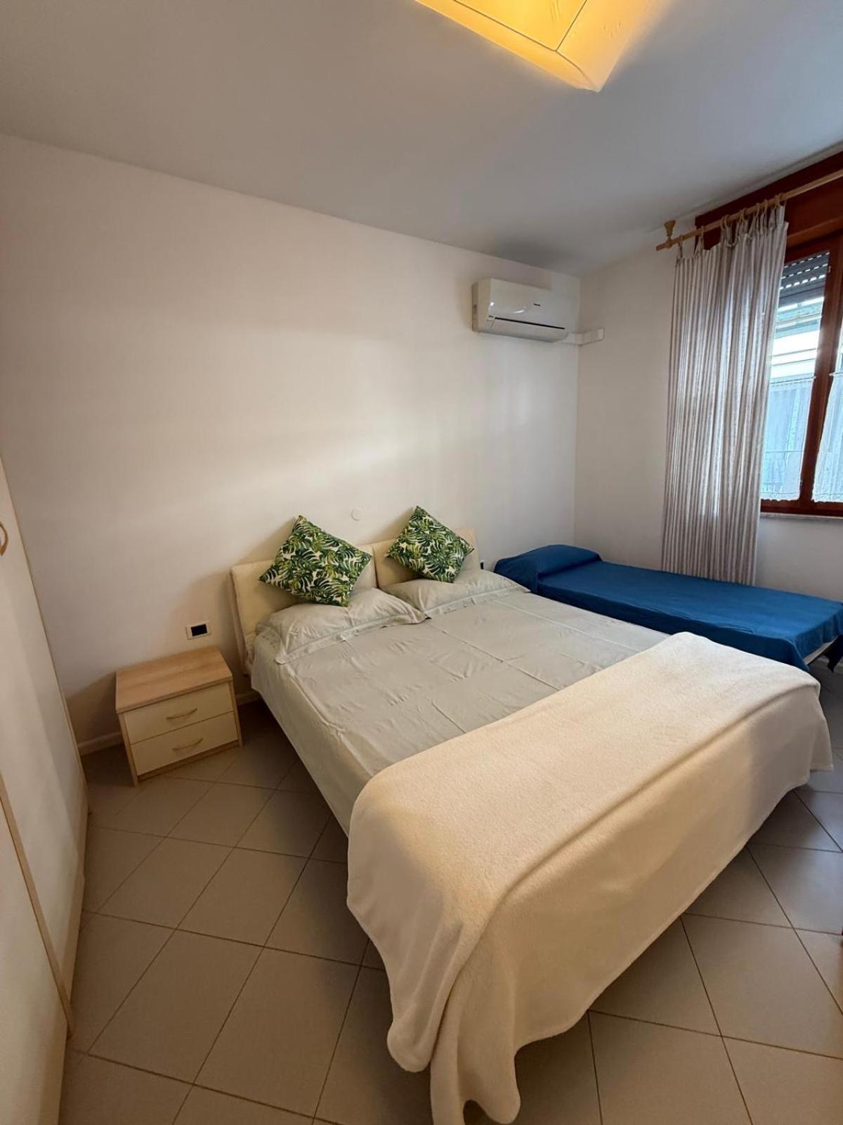 Gracious Apartment Located In The Heart Of Lignano Lignano Sabbiadoro Exterior foto